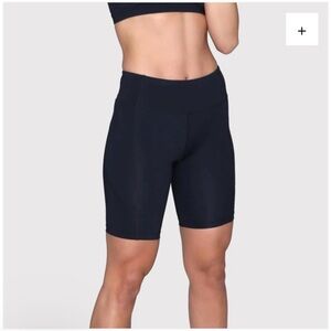 DFND ACTIVE MID RISE WOMEN'S COMPRESSION SHORTS NEW Size Small Fitness